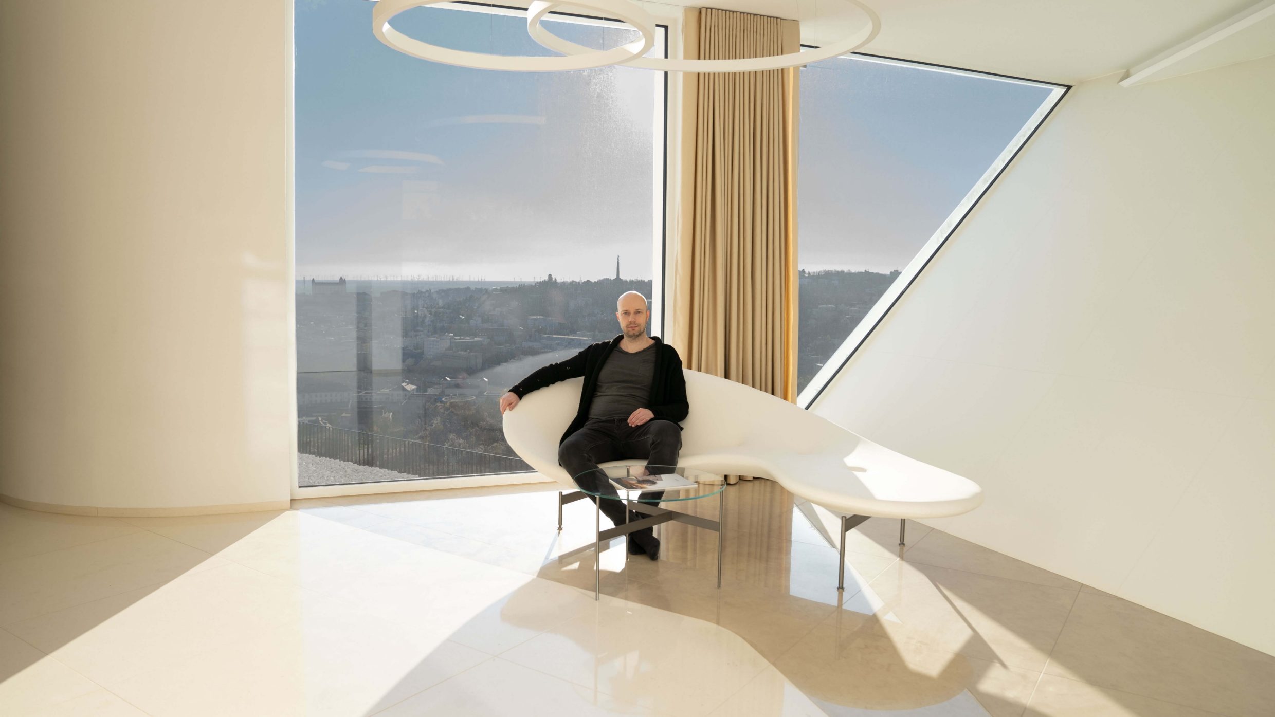 Architekt Jan Revaj: Mojím poslaním je vytvárať domy alebo priestory s emóciu.